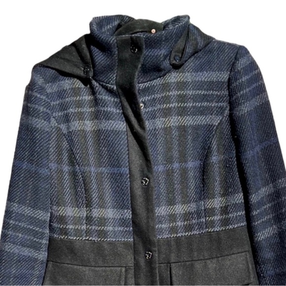 🌻GUESS Blue & Black Plaid Hooded Wool-Blend Trench Coat Jacket Size Medium - Picture 3 of 11